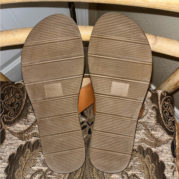 Soda Sandals - Picture 3 of 3